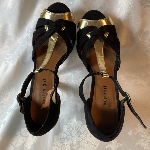 Madden girl black and gold platform open toe shelves with buckle strap Sz 8 - Picture 5 of 8